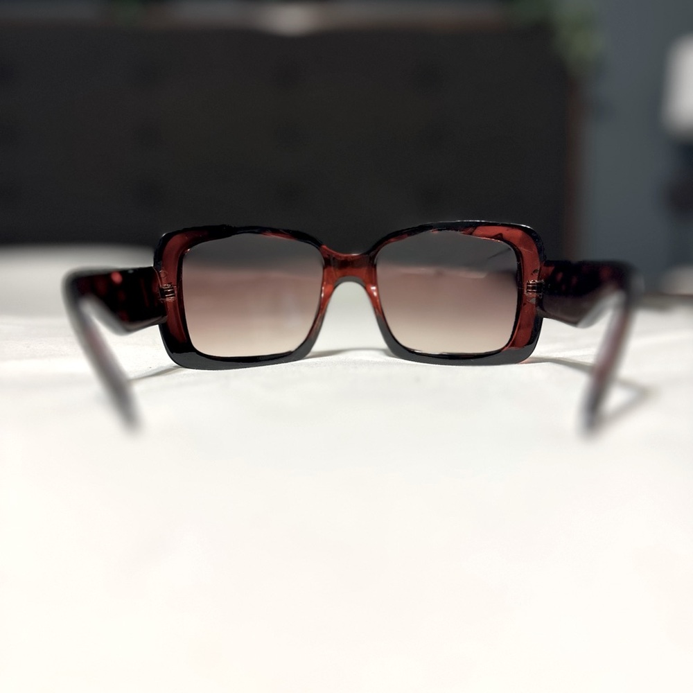 Y2K / Mid-2000s Full Frame Brown Tortoise-Shell Sunglasses